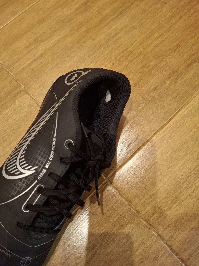 Бутонки NIKE 43 номер