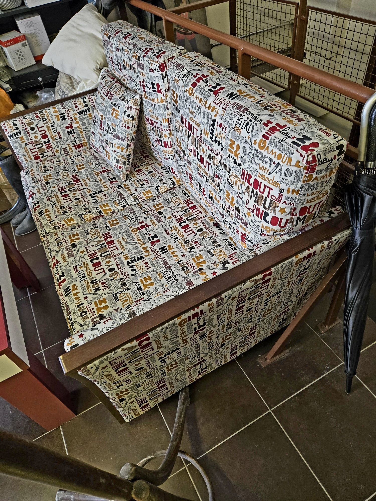 Канапе и холна маса