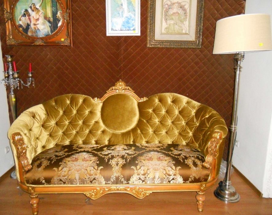 Диваны и два кресло