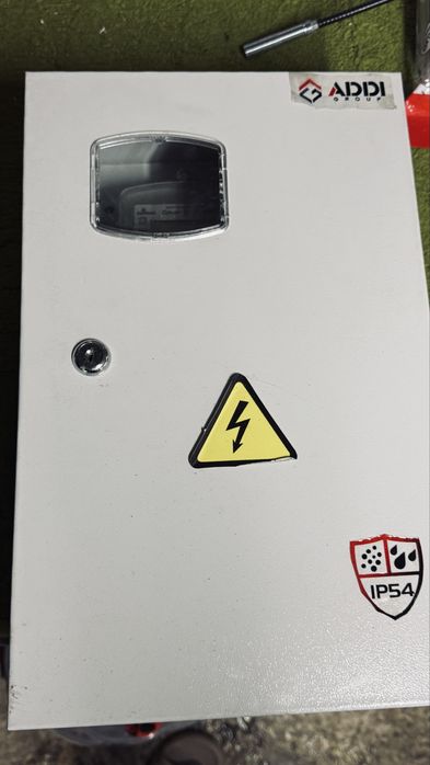 Продам счетчик однофазный с коробом новый