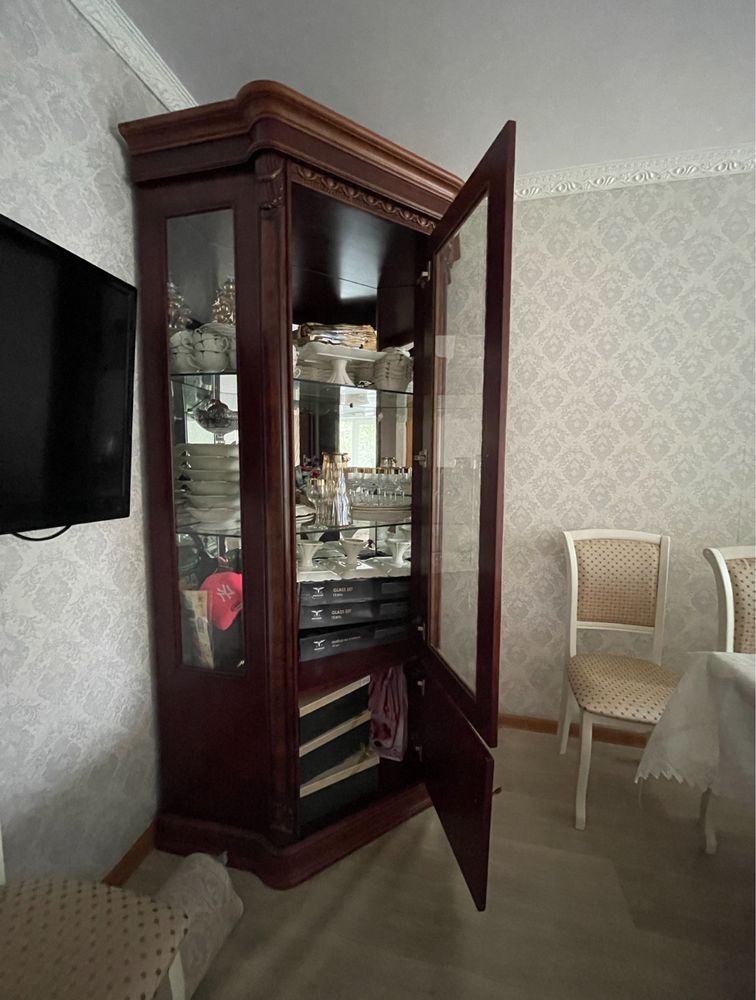 Сервант для гостинной