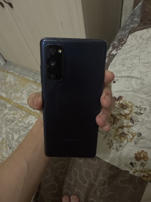 Продам Samsung s20 fe