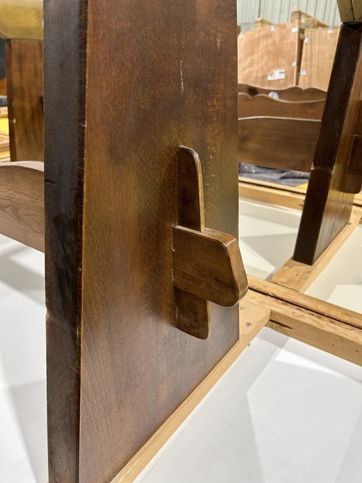 Vand 22 mese din lemn masiv