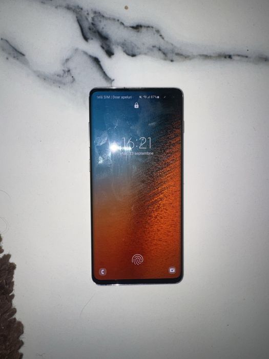 Samsung s10 plus,niciun defect, functioneaza perfect,livrez oricum!