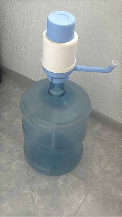 Продам бутыль с помпой