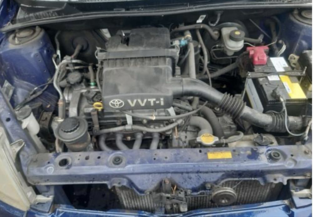 Toyota yaris 1.0 i vvti на части