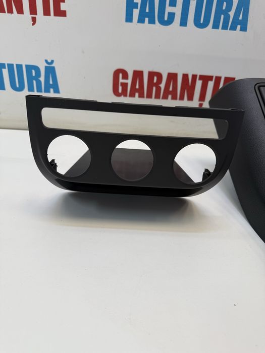 Consola centrala rama sertar bricheta scrumiera clima VW Tiguan