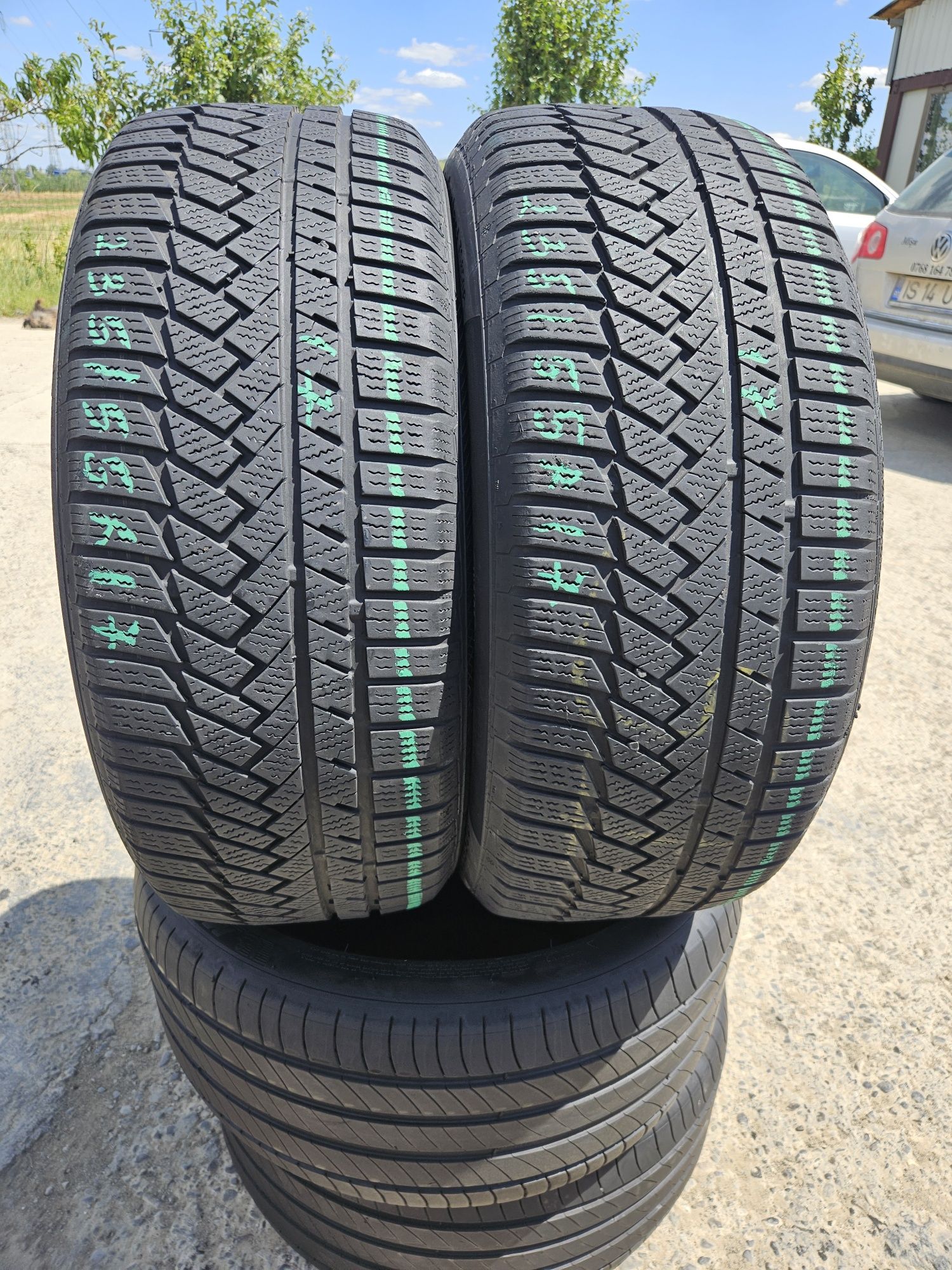 Vând anvelope m+s 235/55/17 235/55r17 CONTINENTAL