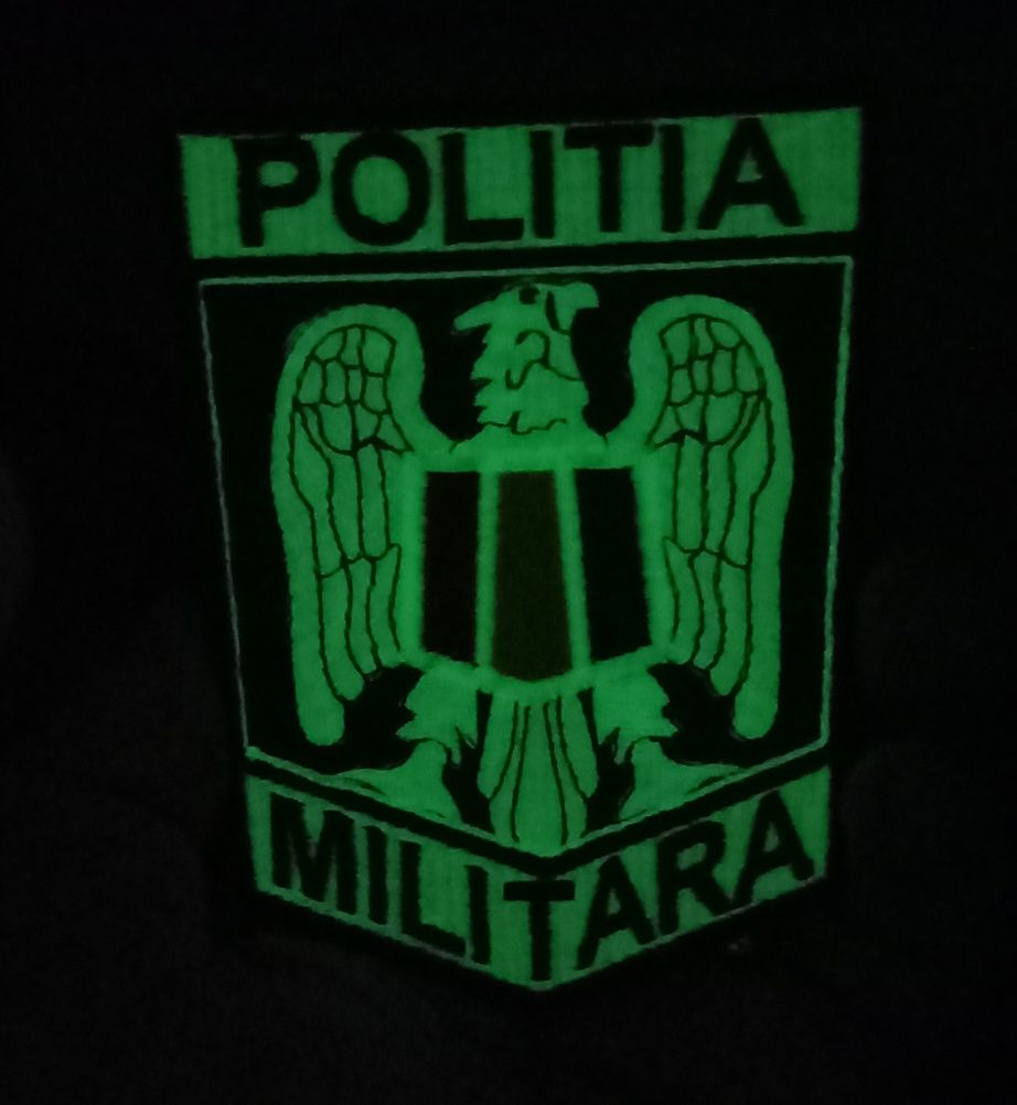 Unicat ! Emblema POLITIA MILITARA fosforescent