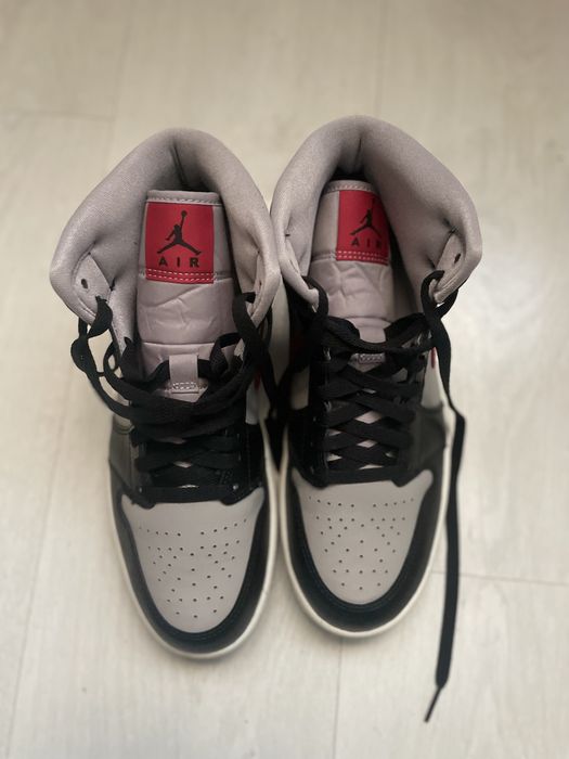 Air JORDAN 1 MID EU- 42 US- 8.5