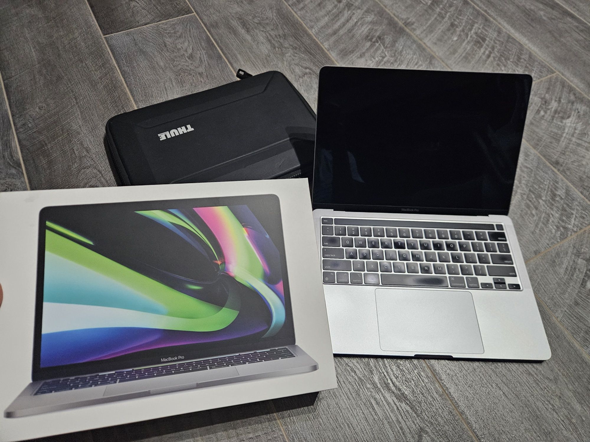 Apple MacBook Pro 13' M1 1TB SSD 16GB 8 core CPU