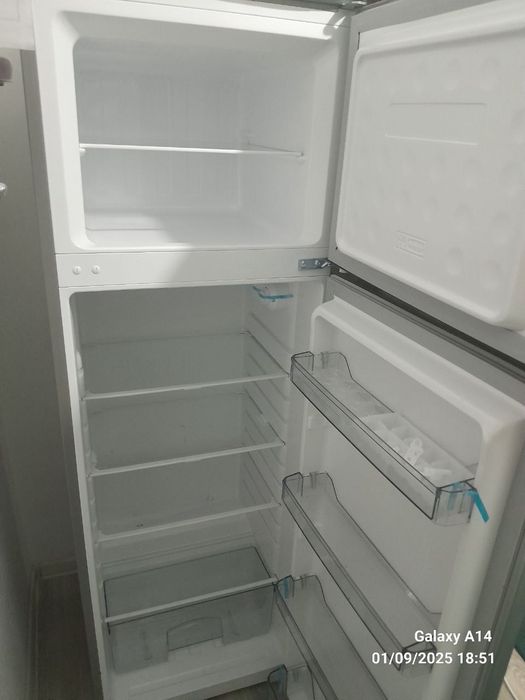 Янги холодильник сотилади.