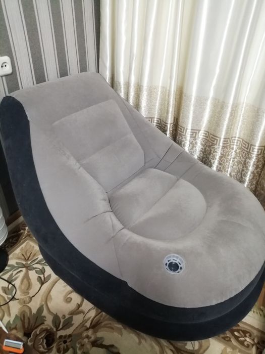 Надувное кресло.