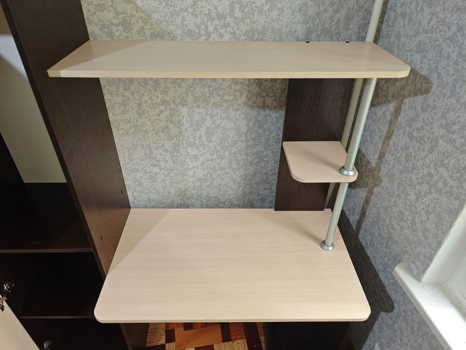 Компьютерный стол со шкафом