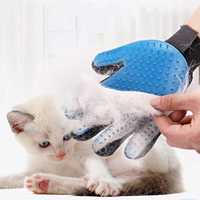 Перчатка для вычесывания шерсти у животных PET BRUSH .