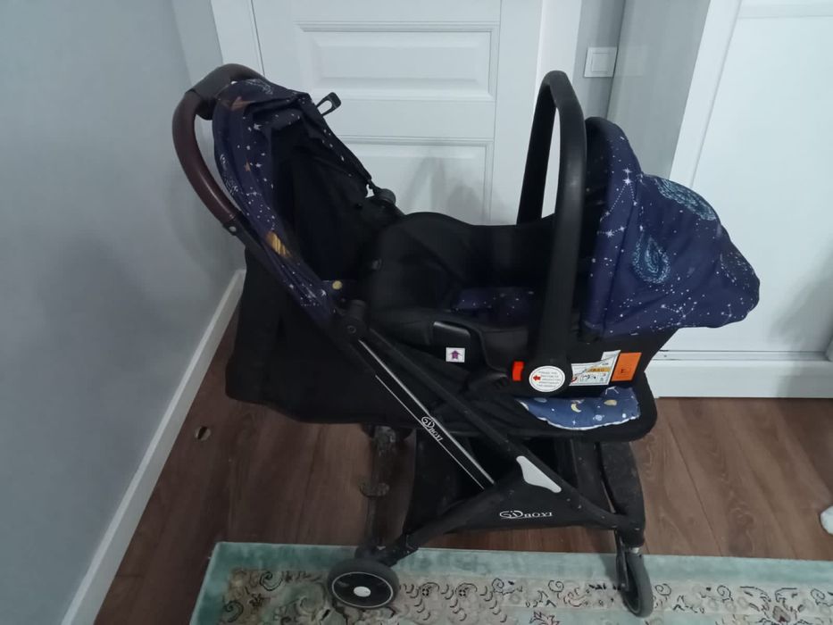 Легкая коляска