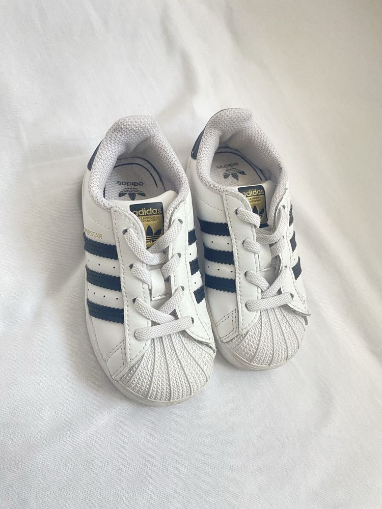 Adidas superstar
