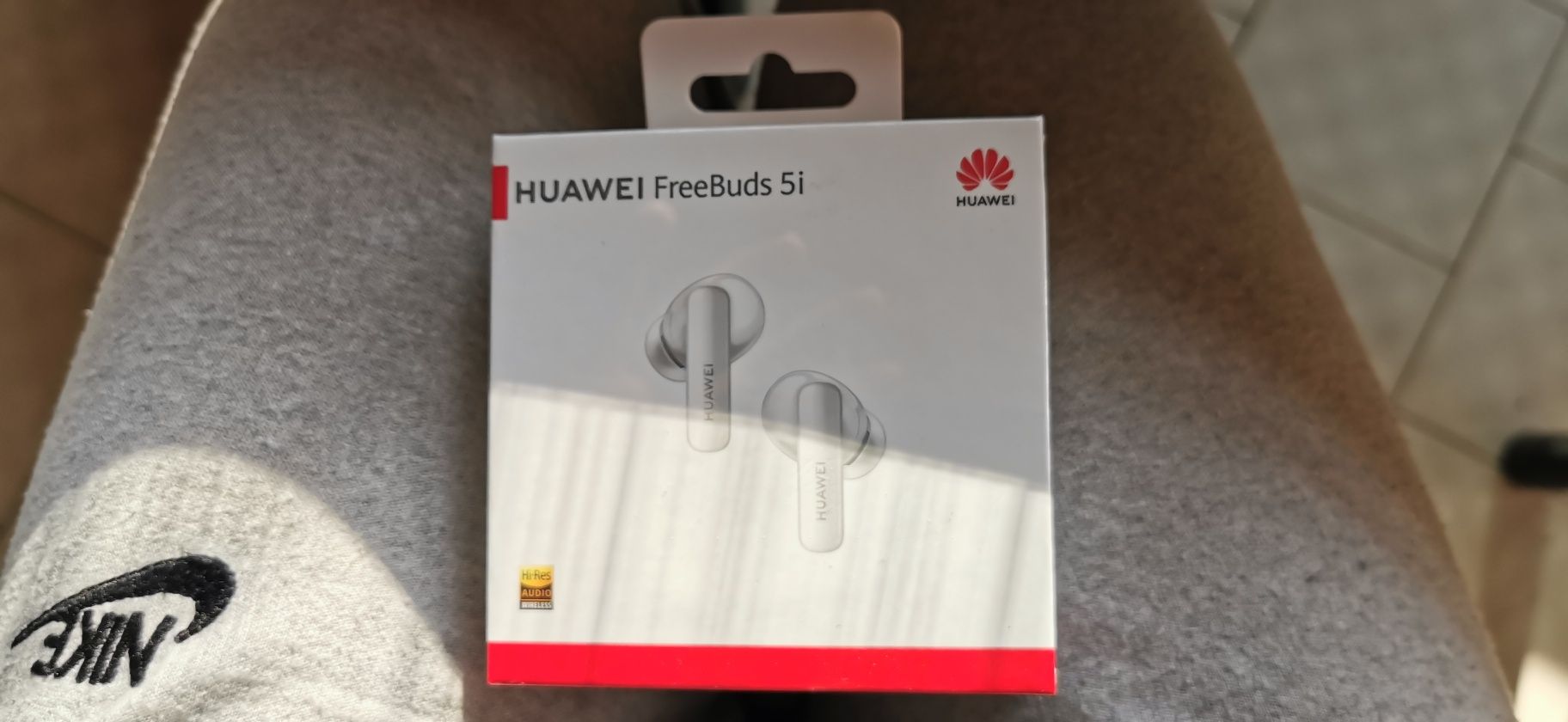 Продавам слушалки Huawey Freebuds 5i