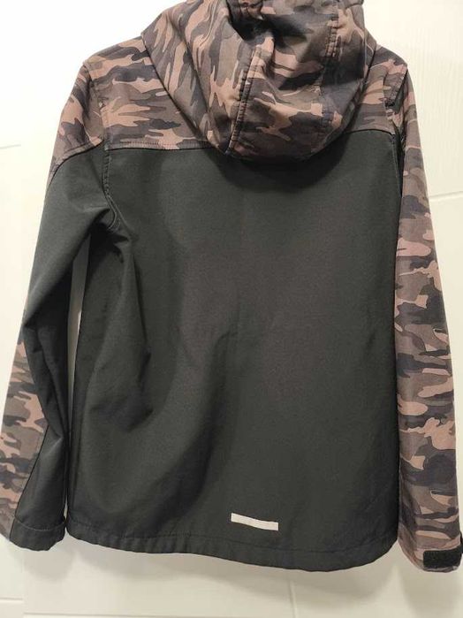 Непромокаемо яке р. 164, подоходящо за планина