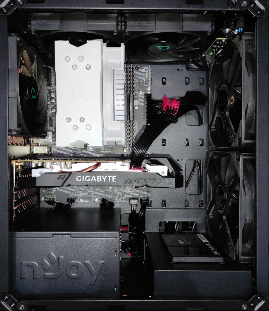 Vând Pc Gaming.