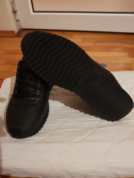 Маратонки Reebok, чисто нови, 44 номер.