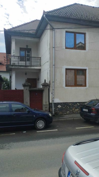 Casa de vânzare, zona centrala & spatiu comercial inclus