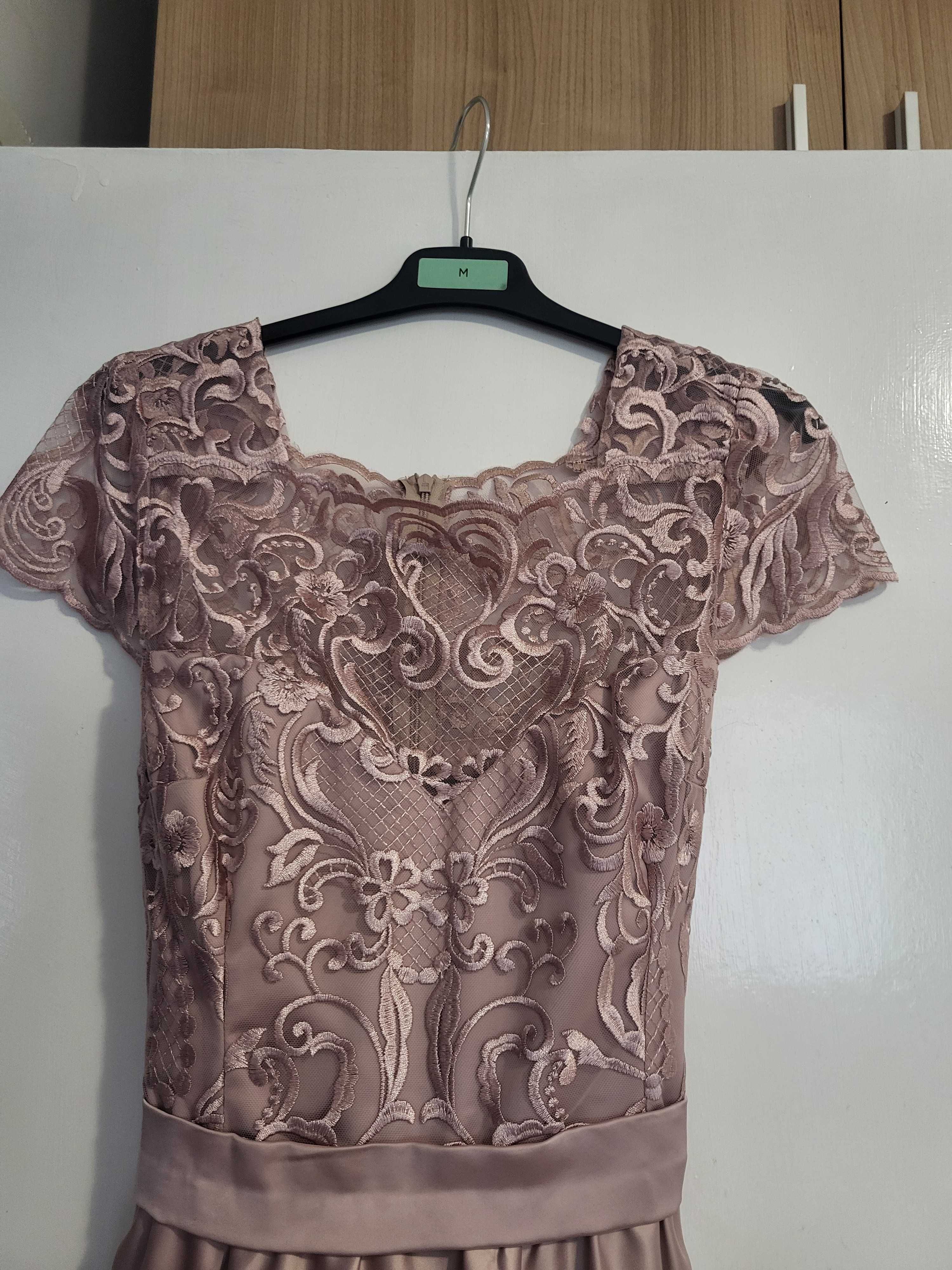Vand rochie roz pudrat de gala marimea 40 (M/L)