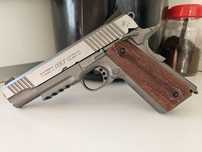 Еърсофт СО2 пистолет с откат Cybergun Colt 1911