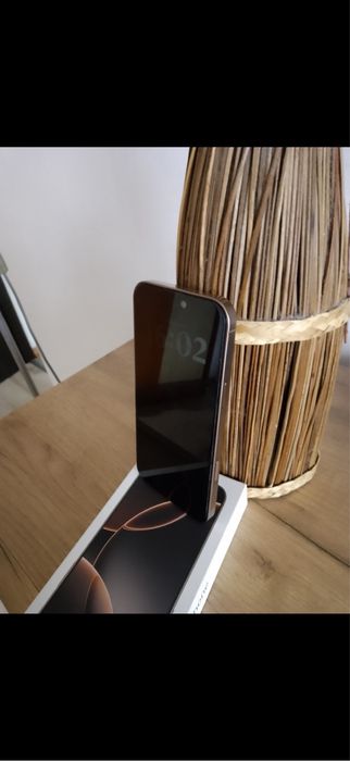 Iphone 16 pro max Desert Titanium