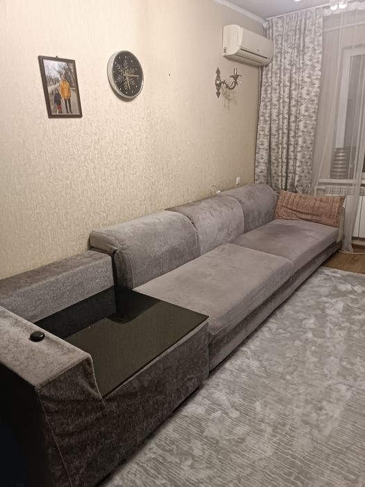 Продам диван  с стольком