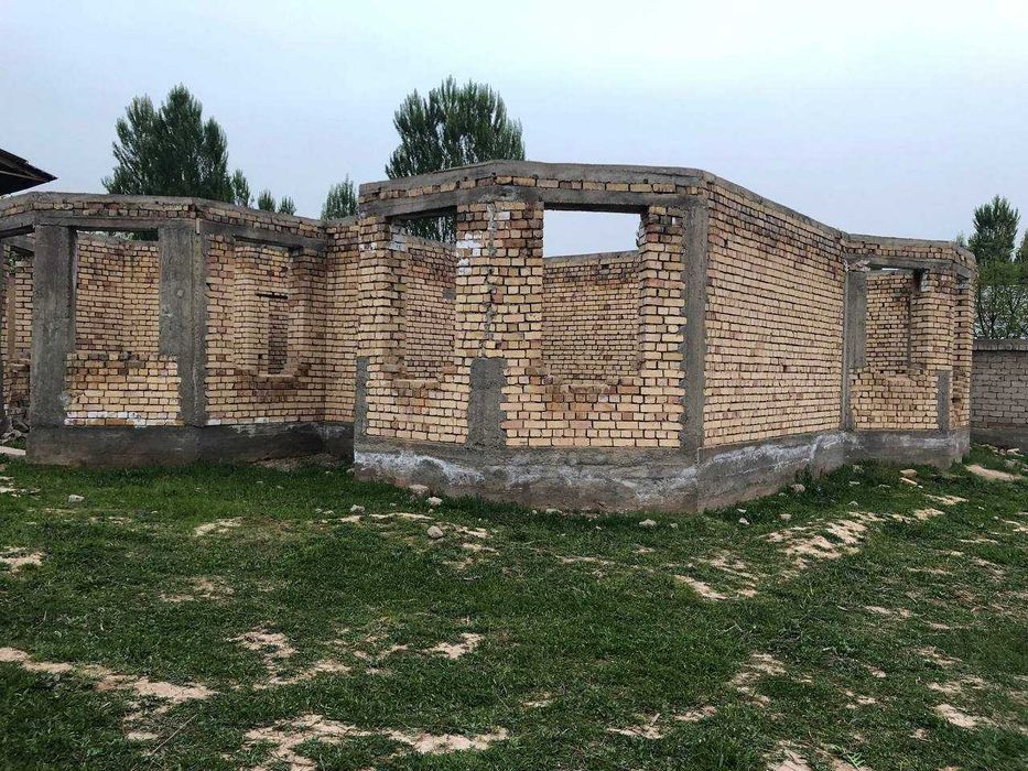 Уч Кахрамон постдан 10 км Гишт-куприкда 5.6 соток ер сотилади