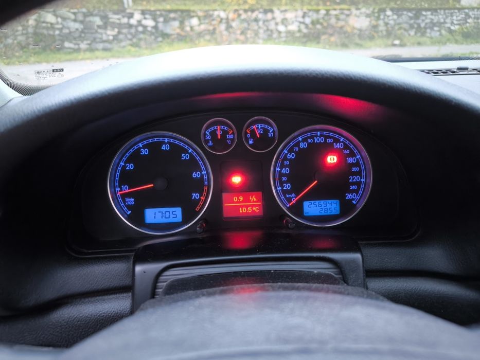 VW Passat 1.6 Benzina 2003