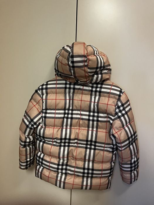Burberry London яке Женско 8-9 години