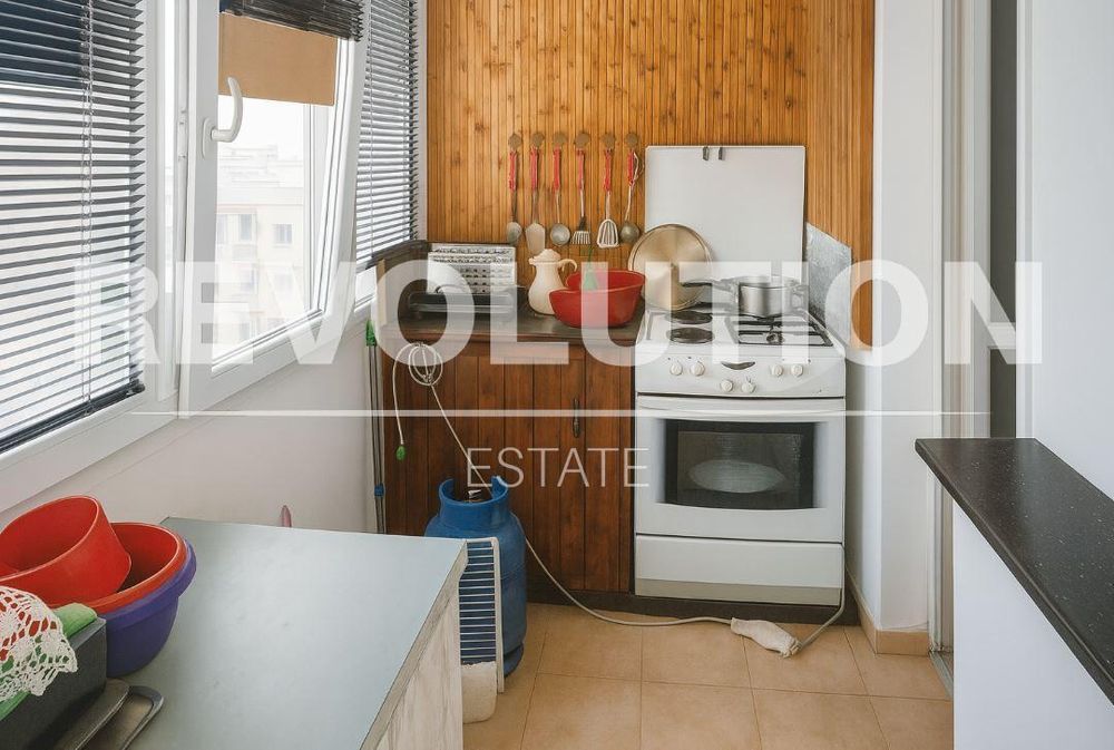 Дава се под наем Едностаен апартамент в Варна, Цветен квартал - 46 кв.м за 350 € - Снимка #3