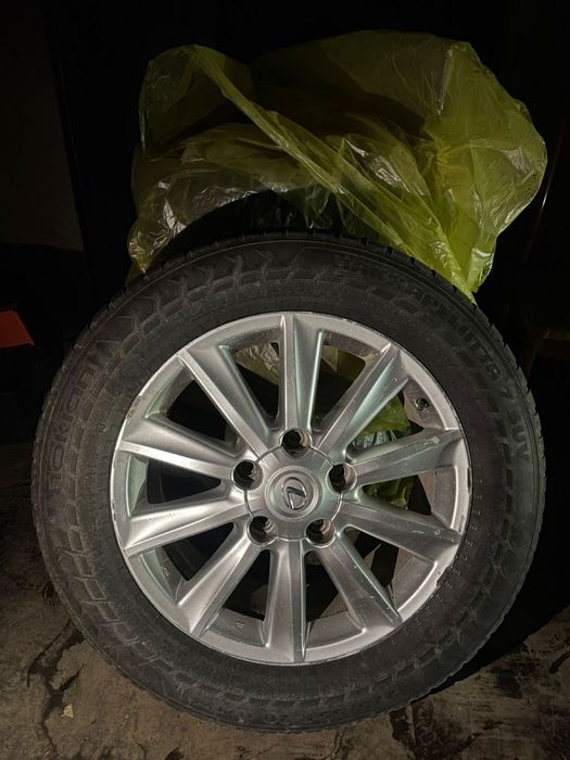 Продам диск с резиной от Лексус 470 275/55/20