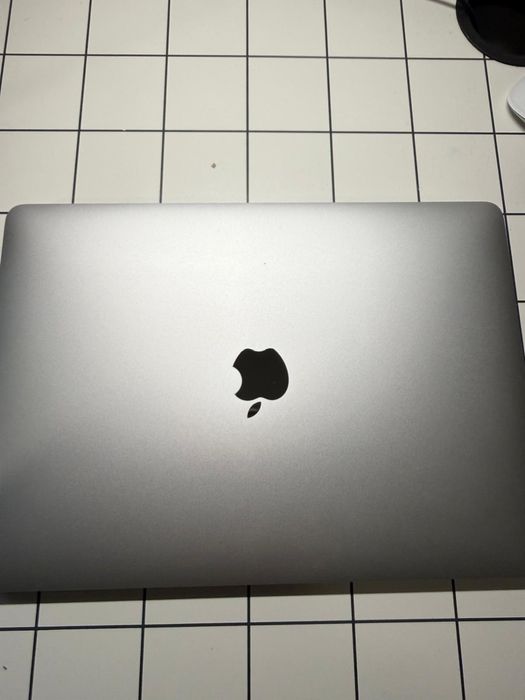 Macbook Pro 13 inch 2022