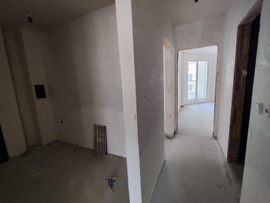 Продава се Двустаен апартамент в Бургас, Център - 65 кв.м за 1095 €/кв.м - Снимка #6