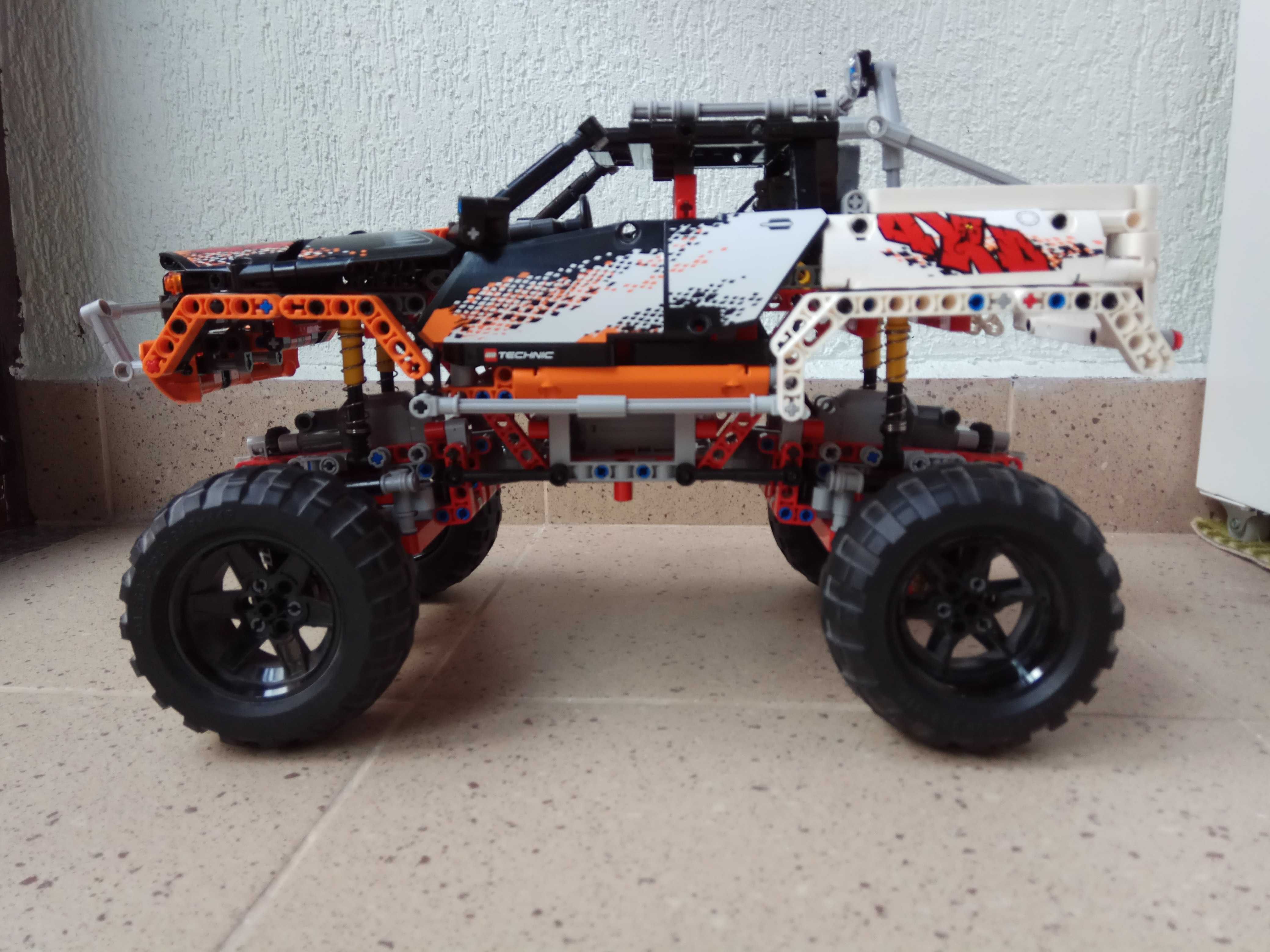 Lego Technic Masina 4x4 (Crawler 9398) 2 in 1, cu telecomanda.