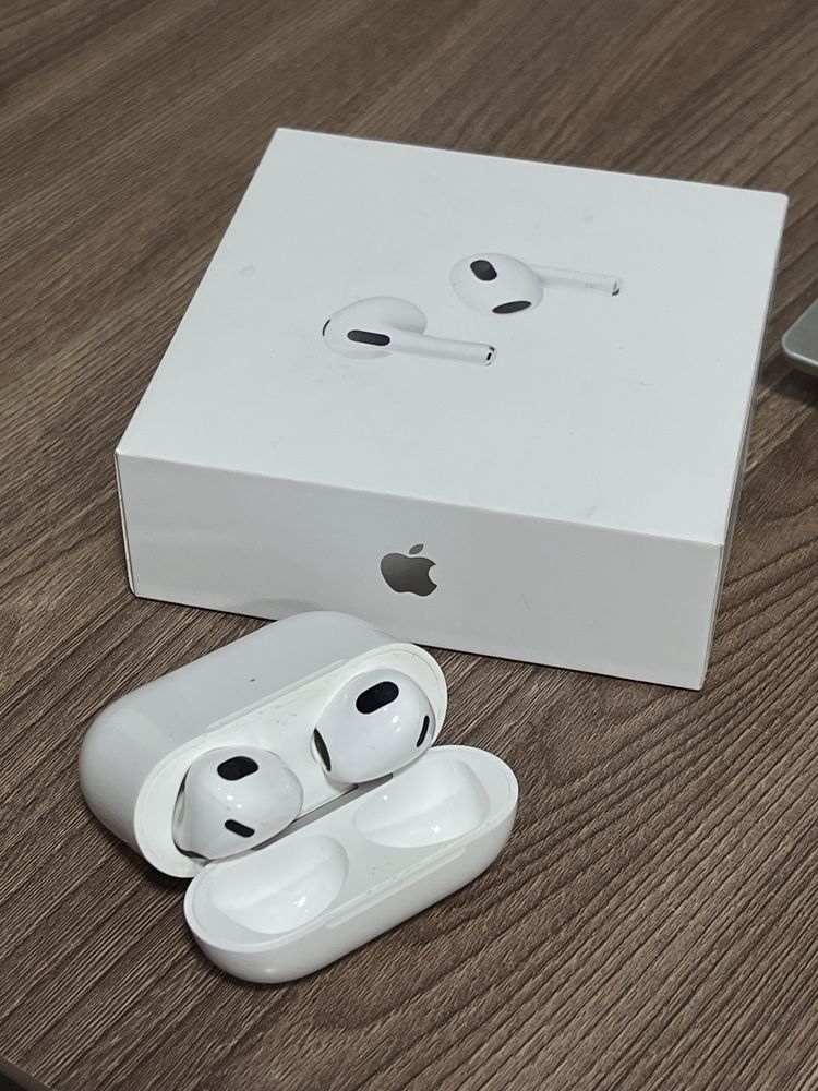 Оригинал AirPods 3