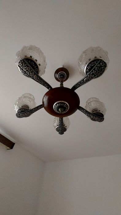 Candelabru metal și lemn