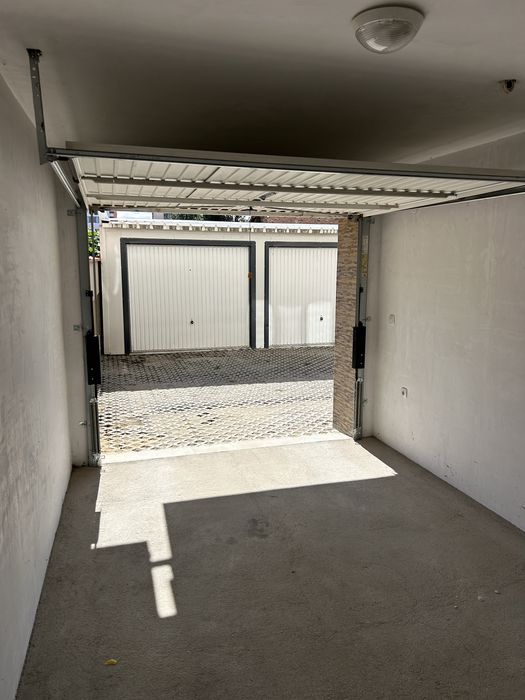 Дава се под наем Гараж / Паркомясто в Пазарджик, Руски - 15 кв.м за 100 € - Снимка #2