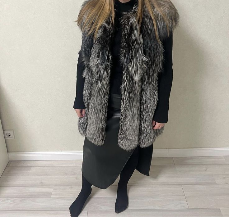 Жилет меховой из песца