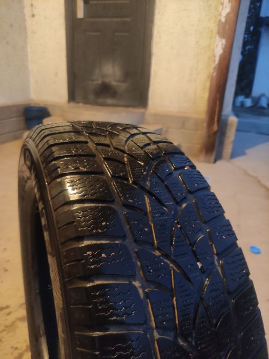 Зимние шины 225/60/R17 Dunlop