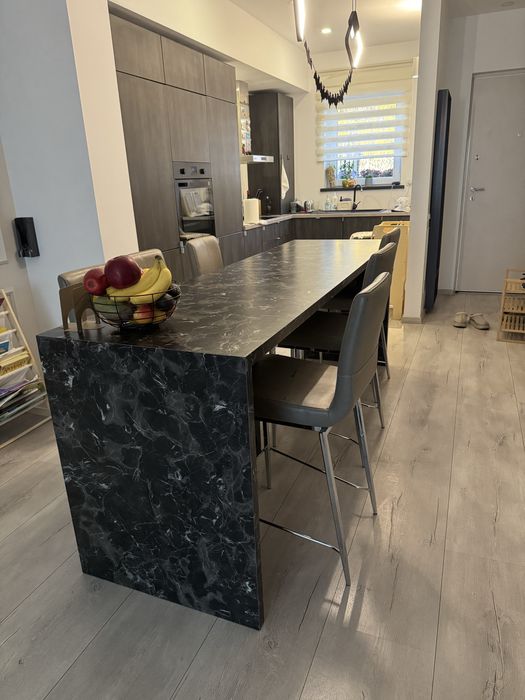 Masa dining si scaune