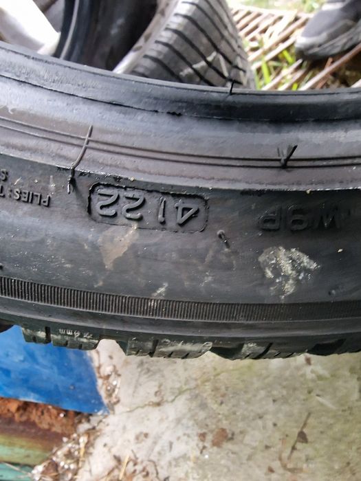 Anvelope 295/35R21 marca Bridgestone, DOT 2022, 6.5 mm