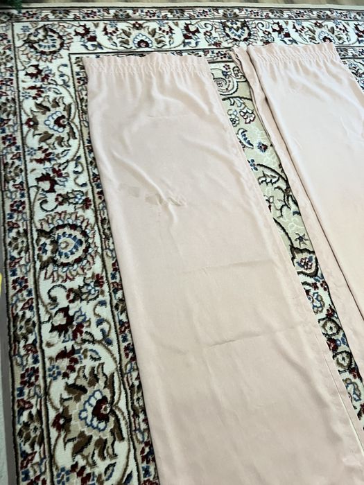 Продам шторы 2 штуки по :2,5 метров