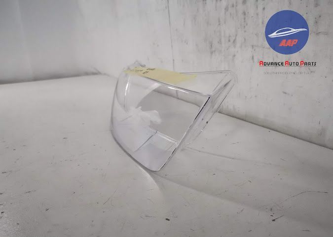 Нова Дясна Фарове Стъкло ОСИГУРЯВАМЕ МОНТАЖ / Audi Q3 8U SUV 5 врати O