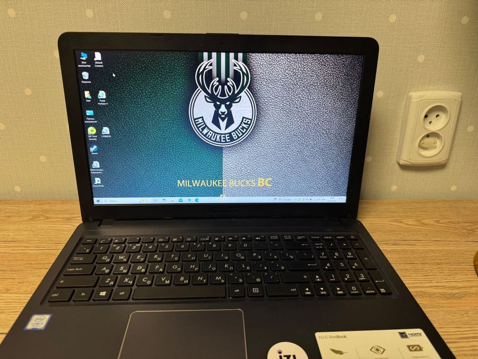 Ноутбук ASUS 1 TR