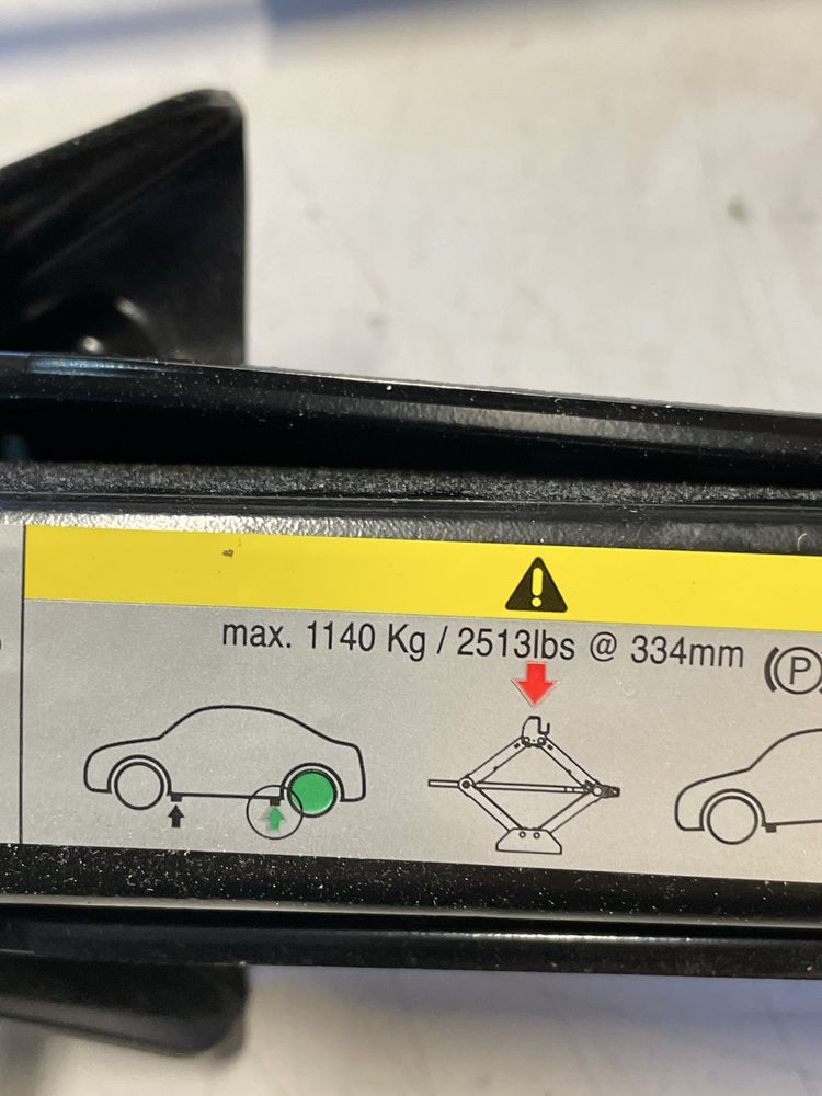 Cric original audi Q3 2011-2018