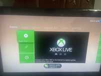 Vand consola Xbox 360 FAT (2008) cu carcasa verde transparenta
